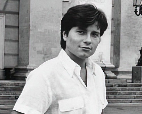 «Странник» в четырнадцать лет: как песня Ирины Аллегровой отразила личную драму артиста